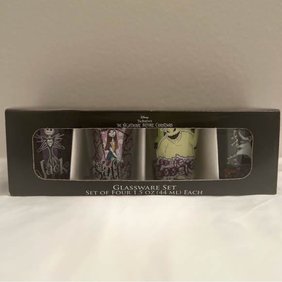Tim Burton's The Nightmare Before Christmas Glassware Set ~ 1.5 oz Shot Glasses - Picture 3 of 5